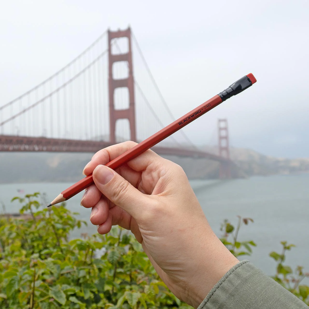 Blackwing Volume 746 Golden Gate Bridge Pencils (set of 12) - Image 3