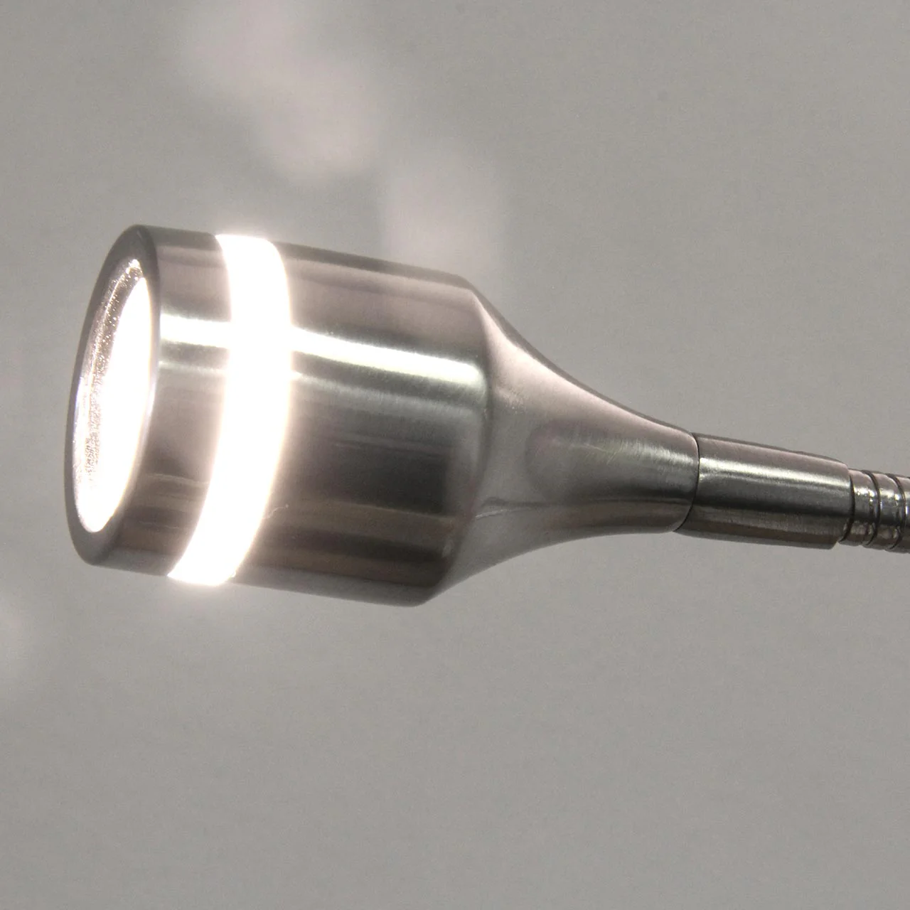 Overarching Clip-On Light - Image 4