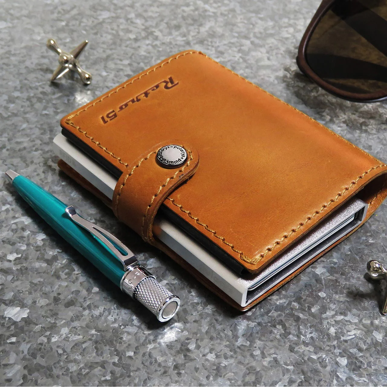 Retro 51 Pularys Modern Traveler Wallet with Ballpoint Pen - Image 6