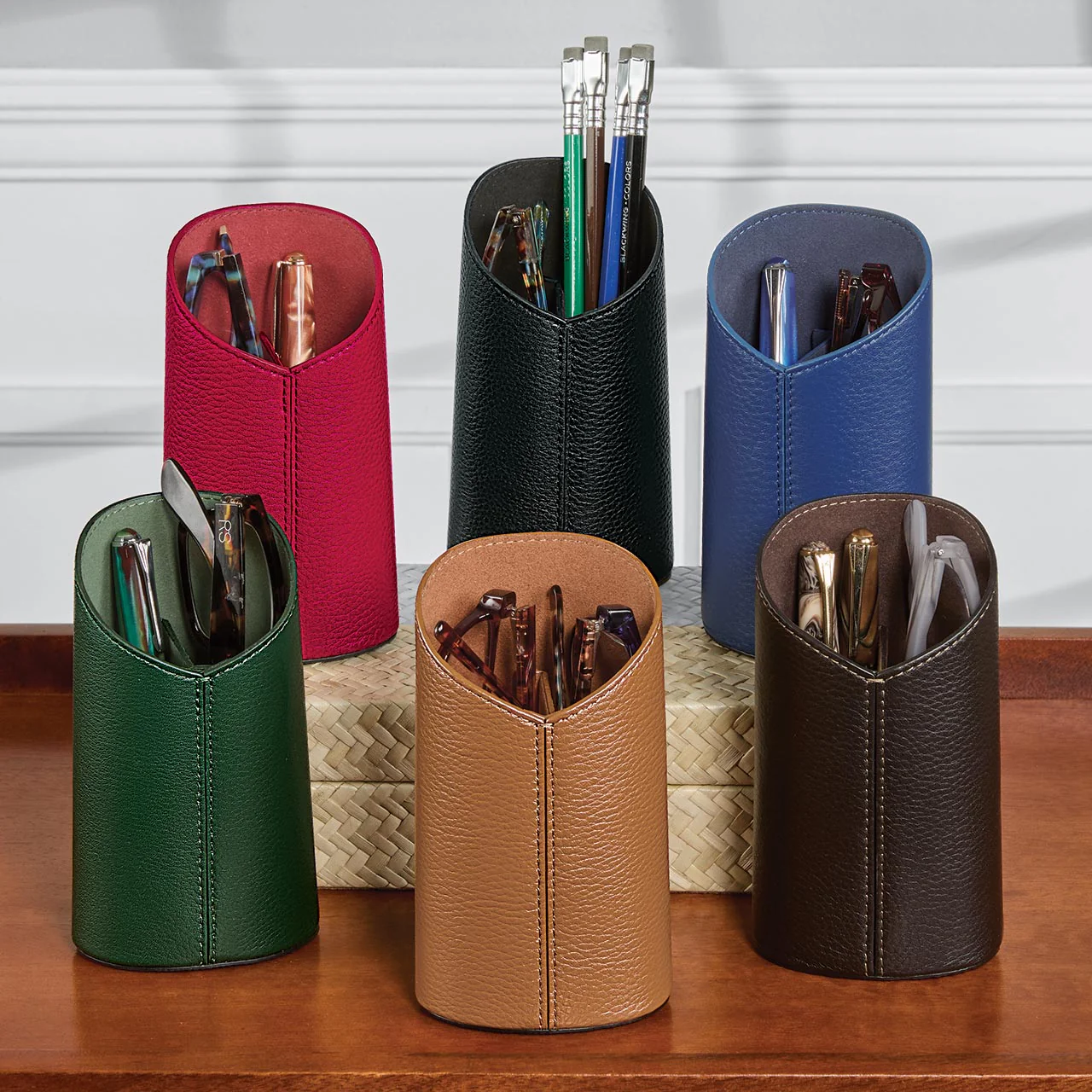 Trophy Double Eyeglass Stand