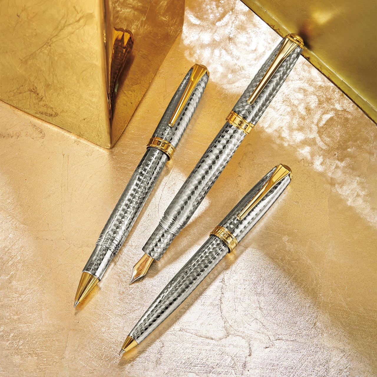 True Writer Two-Tone Herringbone Anniversary Fountain Pen - Image 6
